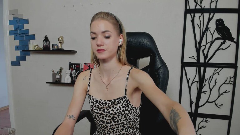 Alyonaqueenn's Streamate show and profile