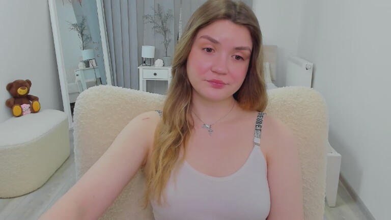 Reneswee's Streamate show and profile