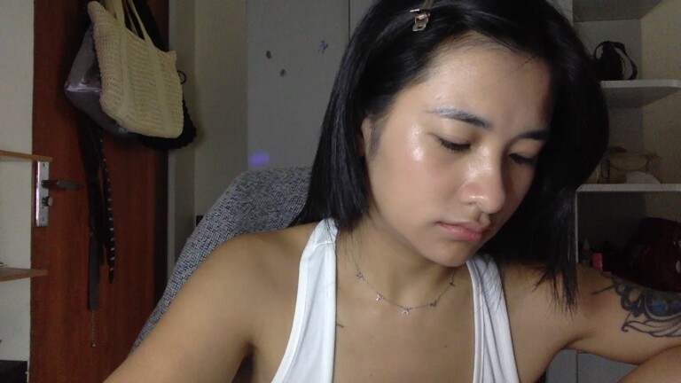 LyLy_94's Streamate show and profile