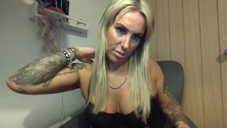 PoppyIngal's Streamate show and profile