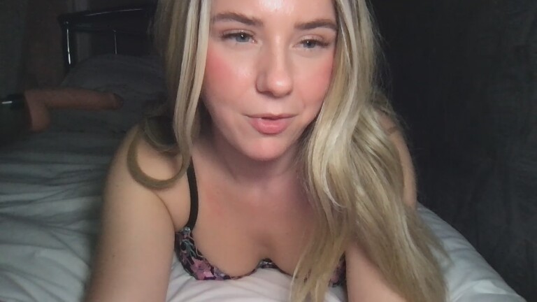 Bella808's Streamate show and profile