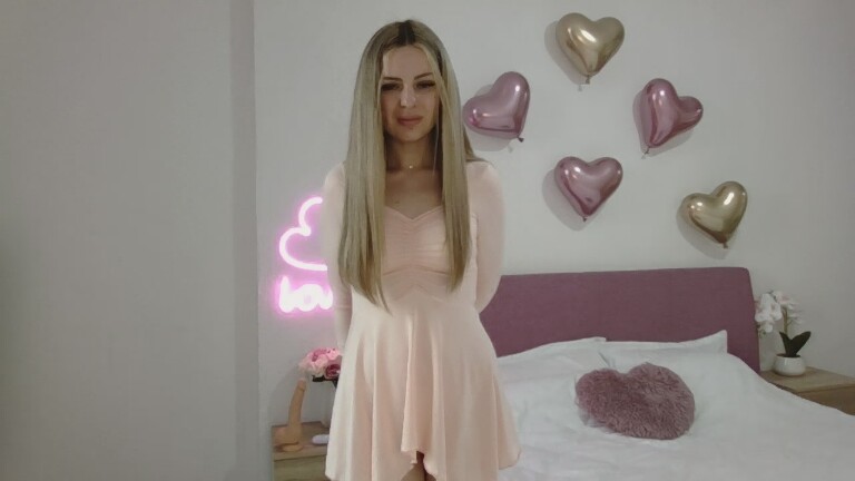 EMYILIA's Streamate show and profile