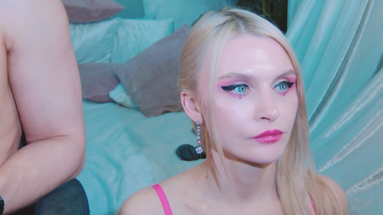 DenLina's Streamate show and profile