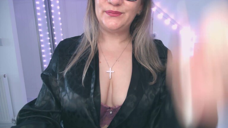 LadybirdXoX's Streamate show and profile