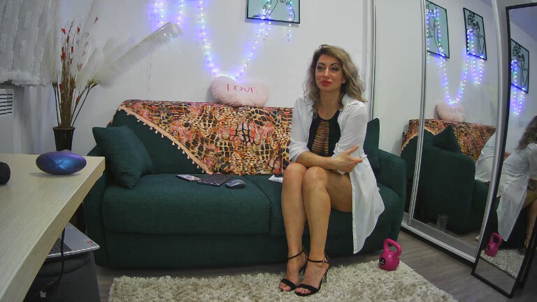 AKALYI's Streamate show and profile